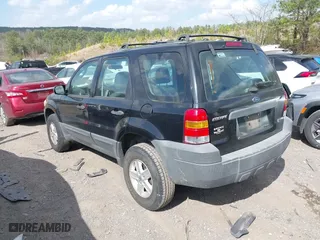 2007 Ford Escape XLS with VIN 1FMYU02Z47KA61994, listed as a IAAI auction lot 41795139 with 128,846 mi miles. Bid and sale history available at carsss.com. Image 3.