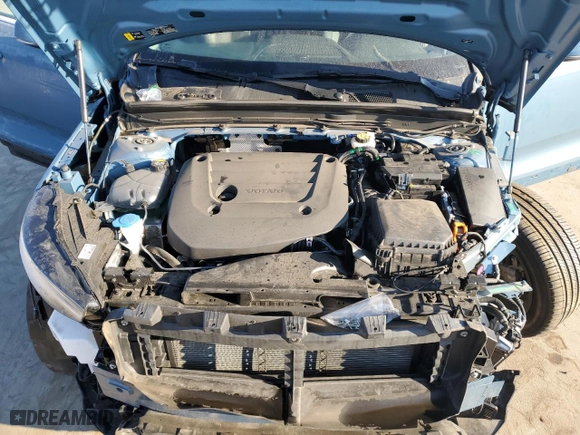 2024 Volvo XC40 Plus Bright Theme with VIN YV4L12UE0R2204467, listed as a Copart auction lot 42145525 with 11,799 mi miles and Salvage Title. Bid and sale history available at carsss.com. Image 13.