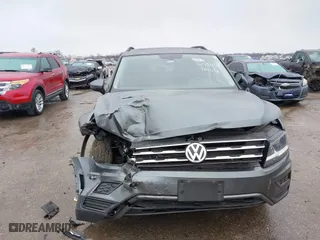 2020 Volkswagen Tiguan SE with VIN 3VV2B7AX4LM024554, listed as a IAAI auction lot 41546316 with 47,657 mi miles. Bid and sale history available at carsss.com. Image 6.