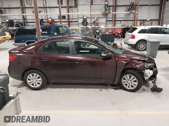2010 Kia Forte EX z VIN KNAFU4A28A5811732, wystawiony jako IAAI lot #42038492 z przebiegiem 176 178 mil mil oraz . Historia ofert i sprzedaży dostępna na DreamBid. Obrazek 13.