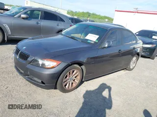 2007 BMW 3 Series 328xi z VIN WBAVC93517K033593, wystawiony jako IAAI lot #42137856 z przebiegiem Nie podano mil oraz . Historia ofert i sprzedaży dostępna na DreamBid. Obrazek 2.