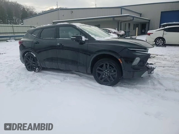 2024 Chevrolet Blazer LT z VIN 3GNKBJRSXRS123086, wystawiony jako Copart lot #88247965 z przebiegiem 6 706 mil mil oraz Szkoda całkowita • Salvage title. Historia ofert i sprzedaży dostępna na DreamBid. Obrazek 15.