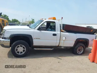 2006 Chevrolet Silverado 3500 SRW Wrk Trk z VIN 1GCHK34U36E213547, wystawiony jako IAAI lot #42521595 z przebiegiem 202 693 mil mil oraz . Historia ofert i sprzedaży dostępna na DreamBid. Obrazek 14.