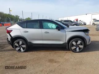 2022 Volvo C40 Ultimate с VIN YV4ED3GBXN2008666, выставлен на аукционе IAAI как лот 42158415 с пробегом 22 874 миль миль и . История ставок и продаж доступна на DreamBid. Изображение 13.