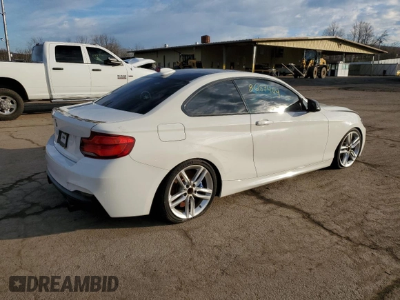 2015 BMW 2 Series M235i xDrive with VIN WBA1J9C55FVX98646, listed as a Copart auction lot 86187464 with 0 mi miles and Salvage Title. Bid and sale history available at carsss.com. Image 3.