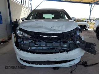 2022 Chrysler Voyager LX z VIN 2C4RC1CG6NR212220, wystawiony jako Copart lot #76339664 z przebiegiem 35 986 mil mil oraz Szkoda całkowita • Salvage title. Historia ofert i sprzedaży dostępna na DreamBid. Obrazek 5.
