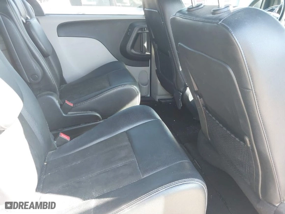 2019 Dodge Grand Caravan SXT with VIN 2C4RDGCG3KR631511, listed as a IAAI auction lot 41790575 with 215,338 mi miles. Bid and sale history available at carsss.com. Image 8.