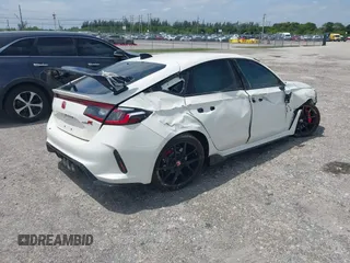 2025 Honda Civic Type R z VIN JHMFL5G46SX002433, wystawiony jako IAAI lot #42097750 z przebiegiem 3 270 mil mil oraz . Historia ofert i sprzedaży dostępna na DreamBid. Obrazek 4.