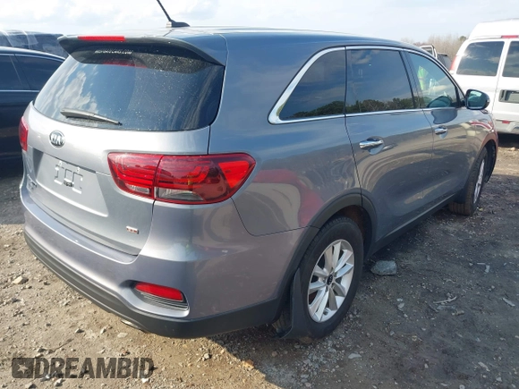 2020 Kia Sorento L with VIN 5XYPG4A36LG638763, listed as a IAAI auction lot 41690638 with 137,466 mi miles. Bid and sale history available at carsss.com. Image 4.