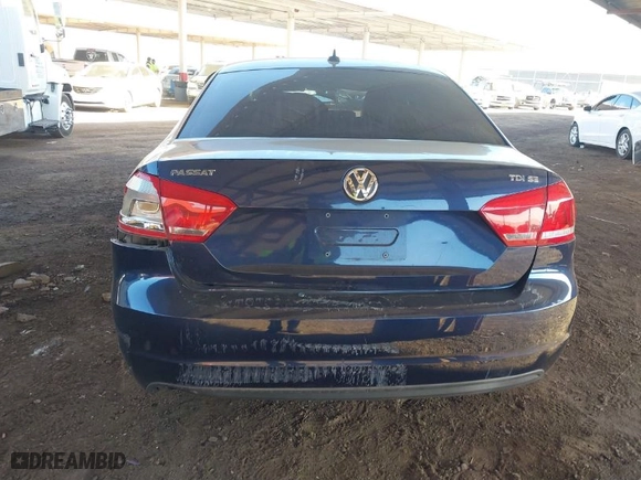 2013 Volkswagen Passat TDI SE w/Sunroof with VIN 1VWBN7A30DC068294, listed as a IAAI auction lot 41331869 with 140,032 mi miles. Bid and sale history available at carsss.com. Image 6.