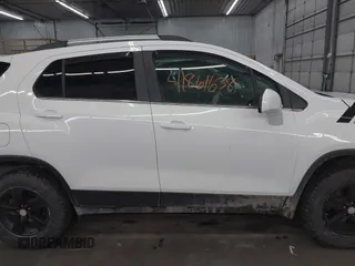 2017 Chevrolet Trax LT z VIN 3GNCJPSB2HL285128, wystawiony jako IAAI lot #41861638 z przebiegiem 129 748 mil mil oraz . Historia ofert i sprzedaży dostępna na DreamBid. Obrazek 13.
