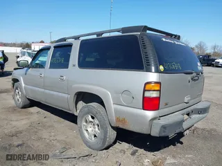 2004 Chevrolet Suburban LS with VIN 3GNFK16Z14G220272, listed as a IAAI auction lot 41768348 with 283,233 mi miles. Bid and sale history available at carsss.com. Image 3.