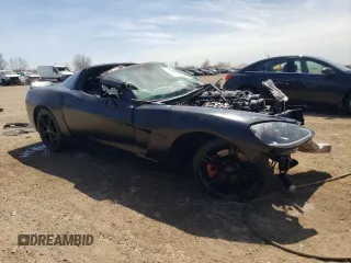 2005 Chevrolet Corvette z VIN 1G1YY22U855109042, wystawiony jako Copart lot #53326665 z przebiegiem Nie podano mil oraz Szkoda całkowita • Salvage title. Historia ofert i sprzedaży dostępna na DreamBid. Obrazek 4.