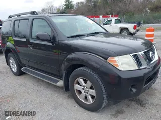 2011 Nissan Pathfinder LE with VIN 5N1AR1NN5BC634583, listed as a IAAI auction lot 41927831 with 317,287 mi miles. Bid and sale history available at carsss.com. Image 1.