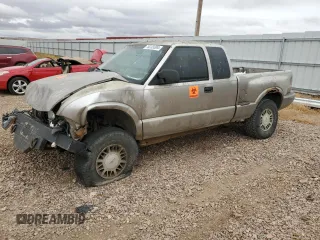 1998 GMC Sonoma SLS with VIN 1GTDT19X1W8519275, listed as a Copart auction lot 76233304 with 0 mi miles and Clean Title. Bid and sale history available at carsss.com. Image 1.