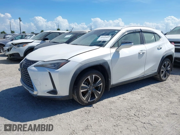 2021 Lexus UX with VIN JTHP9JBH4M2044900, listed as a IAAI auction lot 40543882 with 1 mi miles. Bid and sale history available at carsss.com. Image 18.