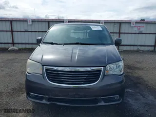2015 Chrysler Town & Country S with VIN 2C4RC1HG4FR731468, listed as a IAAI auction lot 41902974 with 132,784 mi miles. Bid and sale history available at carsss.com. Image 12.