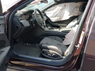 2019 Audi A8 z VIN WAU8DAF85KN004784, wystawiony jako IAAI lot #42414695 z przebiegiem Nie podano mil oraz . Historia ofert i sprzedaży dostępna na DreamBid. Obrazek 5.