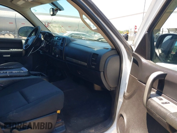2007 Chevrolet Silverado 1500 LT w/2LT with VIN 2GCEC19JX71663055, listed as a IAAI auction lot 42192320 with 164,964 mi miles. Bid and sale history available at carsss.com. Image 5.