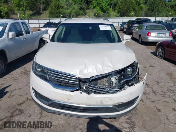 2017 Lincoln MKX Select z VIN 2LMPJ6KR0HBL15191, wystawiony jako IAAI lot #42161196 z przebiegiem 75 292 mil mil oraz . Historia ofert i sprzedaży dostępna na DreamBid. Obrazek 12.