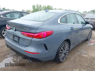 2021 BMW 2 Series 228i xDrive z VIN WBA73AK09M7G52220, wystawiony jako IAAI lot #42403680 z przebiegiem 72 407 mil mil oraz . Historia ofert i sprzedaży dostępna na DreamBid. Obrazek 4.