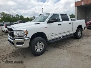 2020 Ram 2500 Tradesman z VIN 3C6UR5CJ0LG213966, wystawiony jako Copart lot #56975045 z przebiegiem 53 035 mil mil oraz Szkoda całkowita • Salvage title. Historia ofert i sprzedaży dostępna na DreamBid. Obrazek 1.