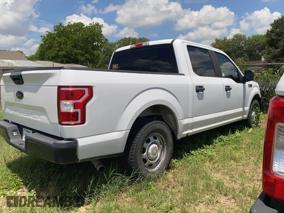 2018 Ford F-150 XL z VIN 1FTEW1C50JKF63086, wystawiony jako IAAI lot #42698450 z przebiegiem 146 235 mil mil oraz . Historia ofert i sprzedaży dostępna na DreamBid. Obrazek 4.