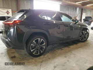 2024 Lexus UX with VIN JTHX6JBH5R2171624, listed as a Copart auction lot 48083695 with 4,231 mi miles and Salvage Title. Bid and sale history available at carsss.com. Image 3.