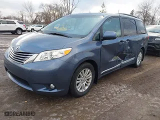 2017 Toyota Sienna XLE Auto Access Seat with VIN 5TDYZ3DC9HS787991, listed as a IAAI auction lot 41534670 with NaN miles. Bid and sale history available at carsss.com. Image 2.