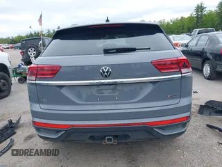 2020 Volkswagen Atlas SEL with VIN 1V2ME2CA3LC220933, listed as a IAAI auction lot 42265014 with 43,343 mi miles and . Bid and sale history available at DreamBid. Image 17.