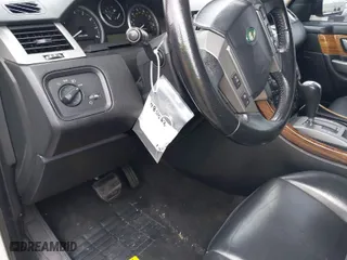 2008 Land Rover Range Rover Sport HSE with VIN SALSK25418A172112, listed as a IAAI auction lot 41831563 with 166,682 mi miles. Bid and sale history available at carsss.com. Image 12.