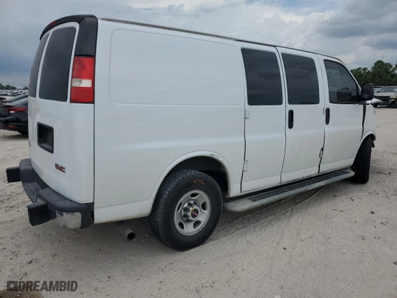 2017 GMC Savana Cargo Van with VIN 1GTW7AFF7H1904084, listed as a Copart auction lot 67357994 with 184,983 mi miles and Salvage Title. Bid and sale history available at carsss.com. Image 3.