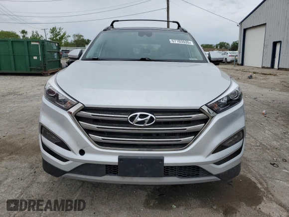 2017 Hyundai Tucson Value z VIN KM8J33A26HU336538, wystawiony jako Copart lot #57103535 z przebiegiem 97 575 mil mil oraz Czysty tytuł • Clean title. Historia ofert i sprzedaży dostępna na DreamBid. Obrazek 5.