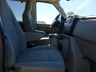 2009 Ford Econoline Wagon XL with VIN 1FBSS31L49DA13485, listed as a IAAI auction lot 41644578 with 126,803 mi miles. Bid and sale history available at carsss.com. Image 5.