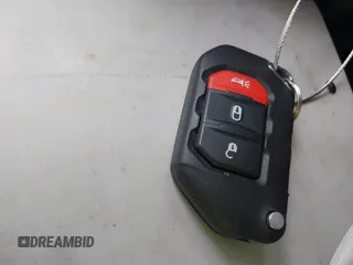 2020 Jeep Wrangler Unlimited Black and Tan с VIN 1C4HJXDG3LW266615, выставлен на аукционе IAAI как лот 42207899 с пробегом 55 291 миль миль и . История ставок и продаж доступна на DreamBid. Изображение 11.