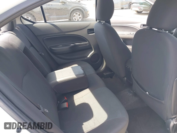 2019 Mitsubishi Mirage ES z VIN ML32F3FJ7KHF12437, wystawiony jako IAAI lot #42119078 z przebiegiem 63 135 mil mil oraz . Historia ofert i sprzedaży dostępna na DreamBid. Obrazek 8.