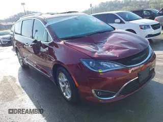 2019 Chrysler Pacifica Limited z VIN 2C4RC1GG5KR720135, wystawiony jako IAAI lot #41987961 z przebiegiem 57 344 mil mil oraz . Historia ofert i sprzedaży dostępna na DreamBid. Obrazek 1.