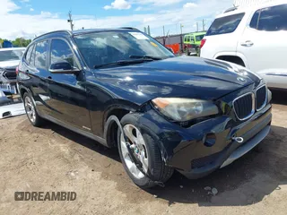 2013 BMW X1 28i z VIN WBAVM1C52DVW41549, wystawiony jako IAAI lot #42207042 z przebiegiem 74 689 mil mil oraz . Historia ofert i sprzedaży dostępna na DreamBid. Obrazek 1.