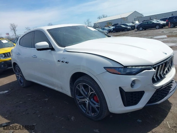 2022 Maserati Levante GT with VIN ZN661XUA5NX388097, listed as a IAAI auction lot 41859084 with 31,252 mi miles. Bid and sale history available at carsss.com. Image 1.
