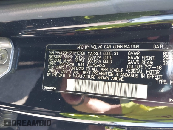 2017 Volvo XC90 Momentum with VIN YV4A22PK7H1110760, listed as a IAAI auction lot 41528500 with 97,610 mi miles. Bid and sale history available at carsss.com. Image 9.