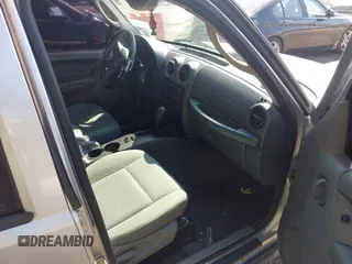 2007 Jeep Liberty Sport with VIN 1J8GK48K07W660822, listed as a IAAI auction lot 41993712 with 199,337 mi miles. Bid and sale history available at carsss.com. Image 5.