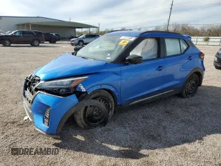 2024 Nissan Kicks SR with VIN 3N1CP5DV9RL562090, listed as a Copart auction lot 54278605 with 3,011 mi miles and Clean Title. Bid and sale history available at carsss.com. Image 1.