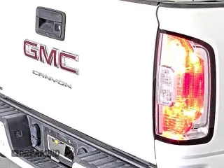 2021 GMC Canyon 2WD Elevation z VIN 1GTG5CEN5M1140499, wystawiony jako IAAI lot #42556124 z przebiegiem 41 450 mil mil oraz . Historia ofert i sprzedaży dostępna na DreamBid. Obrazek 10.