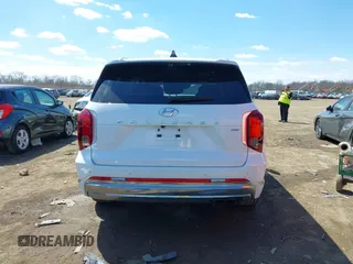 2024 Hyundai Palisade Calligraphy z VIN KM8R7DGE1RU760287, wystawiony jako IAAI lot #41901721 z przebiegiem 26 359 mil mil oraz . Historia ofert i sprzedaży dostępna na DreamBid. Obrazek 17.