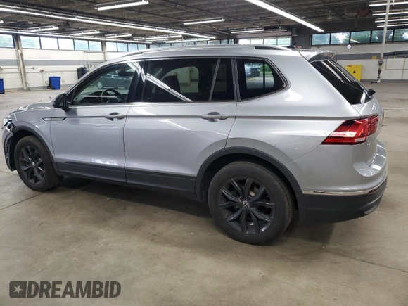 2024 Volkswagen Tiguan SE z VIN 3VV2B7AX0RM107682, wystawiony jako Copart lot #63655555 z przebiegiem 46 998 mil mil oraz Czysty tytuł • Clean title. Historia ofert i sprzedaży dostępna na DreamBid. Obrazek 2.
