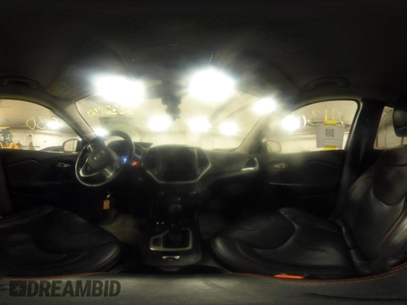 2015 Jeep Cherokee Trailhawk с VIN 1C4PJMBSXFW525218, выставлен на аукционе IAAI как лот 42032130 с пробегом 164 289 миль миль и . История ставок и продаж доступна на DreamBid. Изображение 18.