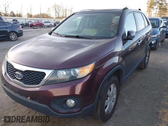 2011 Kia Sorento LX with VIN 5XYKT4A11BG139193, listed as a IAAI auction lot 41828090 with 217,298 mi miles. Bid and sale history available at carsss.com. Image 2.