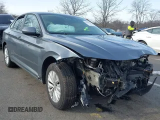 2020 Volkswagen Jetta S z VIN 3VWC57BU5LM094530, wystawiony jako IAAI lot #41600554 z przebiegiem 31 596 mil mil oraz . Historia ofert i sprzedaży dostępna na DreamBid. Obrazek 1.