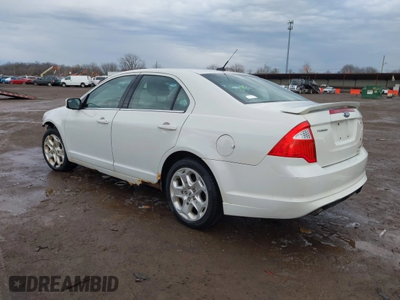 2011 Ford Fusion SE with VIN 3FAHP0HGXBR171931, listed as a IAAI auction lot 41891621 with 183,766 mi miles. Bid and sale history available at carsss.com. Image 3.