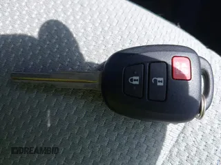2016 Toyota Prius One z VIN JTDKDTB37G1134269, wystawiony jako IAAI lot #42040779 z przebiegiem 38 443 mil mil oraz . Historia ofert i sprzedaży dostępna na DreamBid. Obrazek 11.